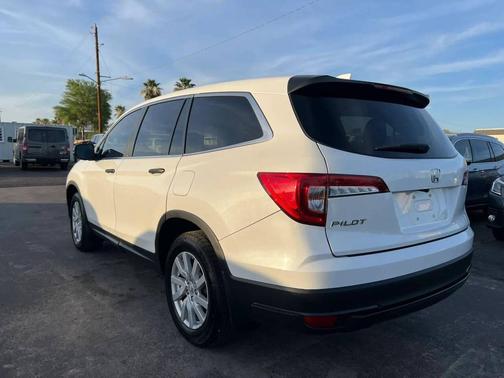 Platinum White Pearl 2021 Honda Pilot 2WD LX