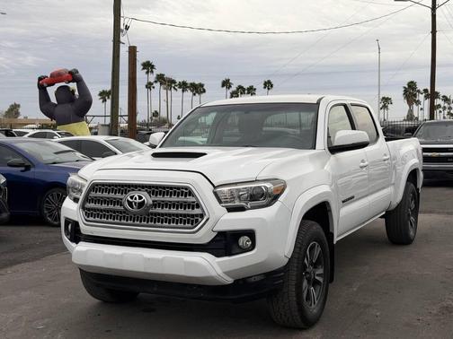 Super White 2017 Toyota Tacoma TRD Sport
