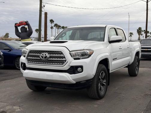 Super White 2017 Toyota Tacoma TRD Sport