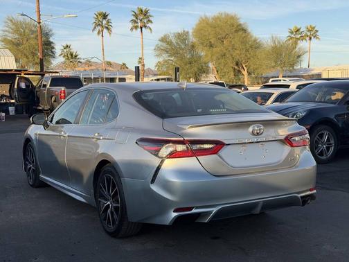 2021 Toyota Camry SE