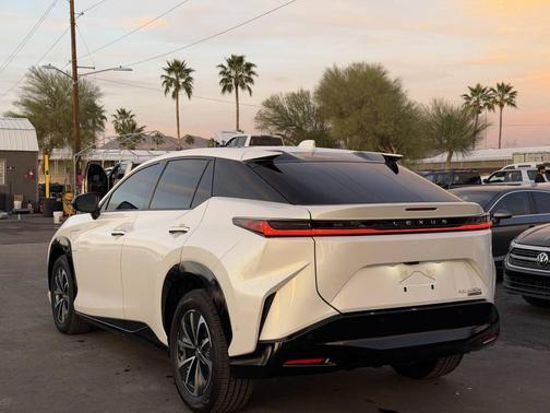 2023 Lexus RZ 450e Premium AWD 4dr Crossover w/18 Inch Wheels