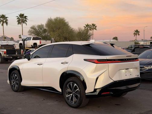 2023 Lexus RZ 450e Premium AWD 4dr Crossover w/18 Inch Wheels