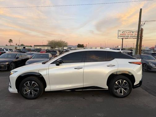 2023 Lexus RZ 450e Premium AWD 4dr Crossover w/18 Inch Wheels