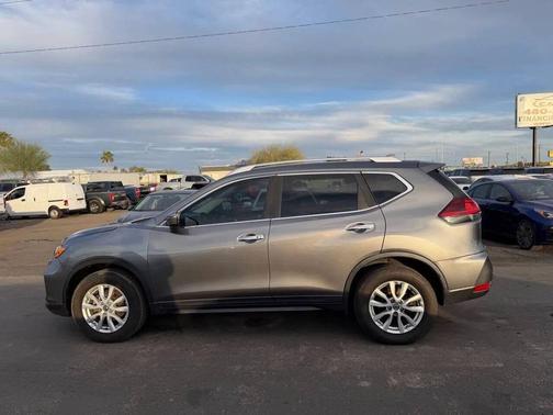 Gun Metallic 2019 Nissan Rogue SV