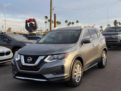 Gun Metallic 2019 Nissan Rogue SV