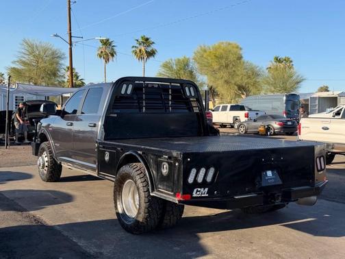Granite Crystal Metallic Clearcoat 2021 RAM 3500 Laramie Crew Cab 4x4 8' Box