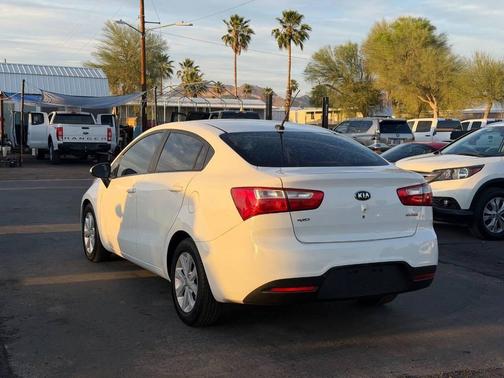Clear White 2013 Kia Rio EX
