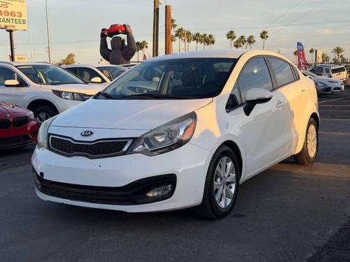 Clear White 2013 Kia Rio EX