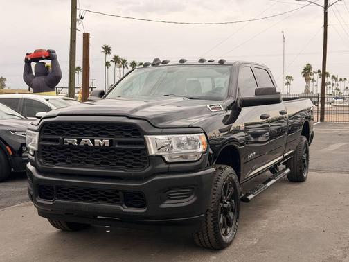 2022 RAM 2500 Tradesman Crew Cab 4x4 8' Box