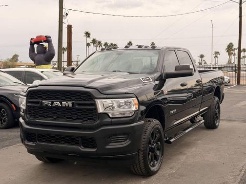 2022 RAM 2500 Tradesman Crew Cab 4x4 8' Box