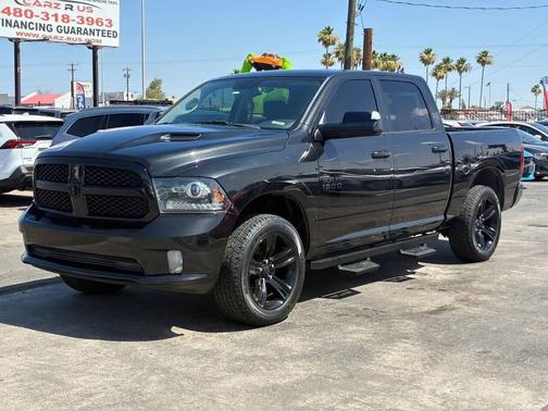 Brilliant Black Crystal Pearl 2018 RAM 1500 Sport