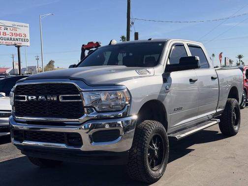 2021 RAM 2500 Tradesman Crew Cab 4x4 6'4' Box