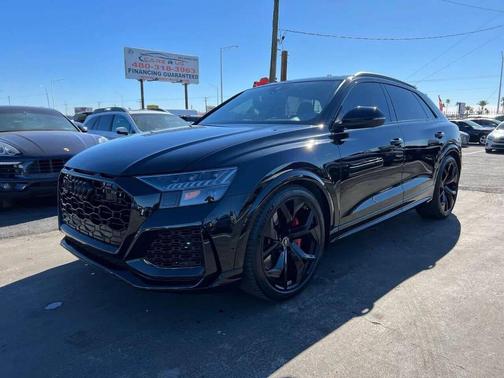 Mythos Black Metallic 2023 Audi RS Q8 4.0T