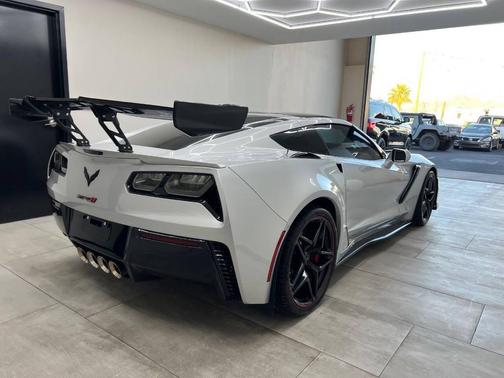 Blade Silver Metallic 2019 Chevrolet Corvette ZR1