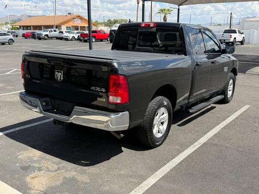 Black 2019 RAM 1500 SLT