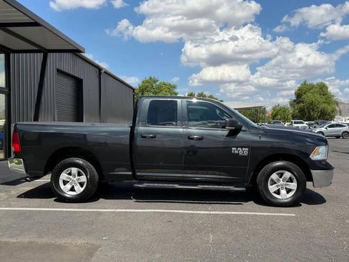 Black 2019 RAM 1500 SLT
