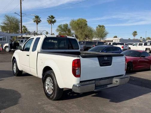 Glacier White 2018 Nissan Frontier SV