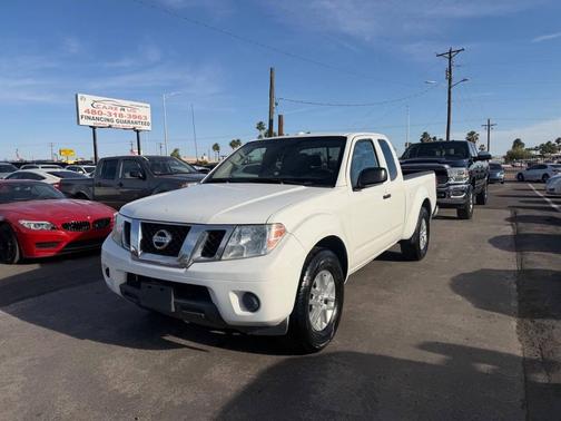 Glacier White 2018 Nissan Frontier SV