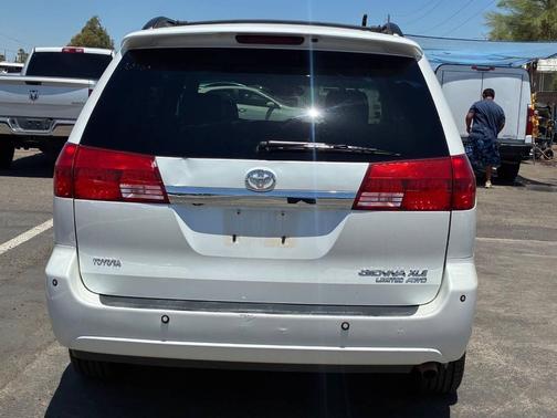 Arctic Frost Pearl 2005 Toyota Sienna XLE Limited