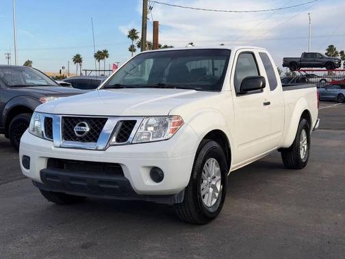 Glacier White 2018 Nissan Frontier SV