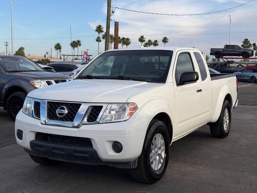 Glacier White 2018 Nissan Frontier SV