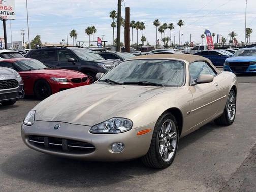 Champagne 2002 Jaguar XK8