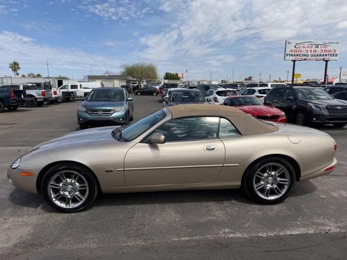 Champagne 2002 Jaguar XK8