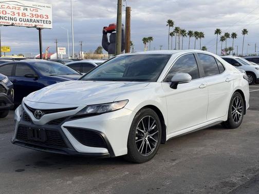 2022 Toyota Camry SE