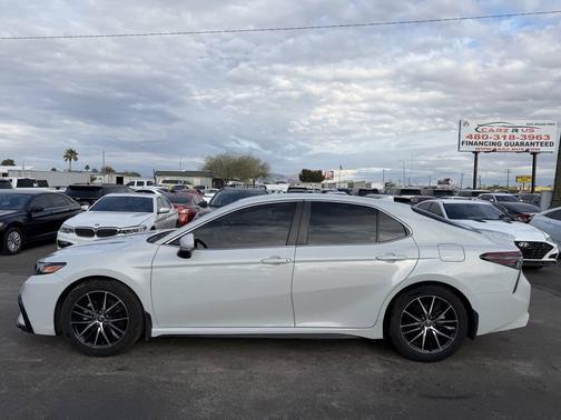 2022 Toyota Camry SE