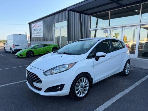 Oxford White 2014 Ford Fiesta SE