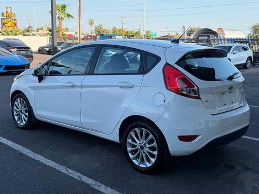 Oxford White 2014 Ford Fiesta SE