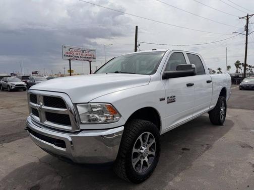Bright White Clearcoat 2018 RAM 2500 Tradesman Crew Cab 4x4 6'4' Box