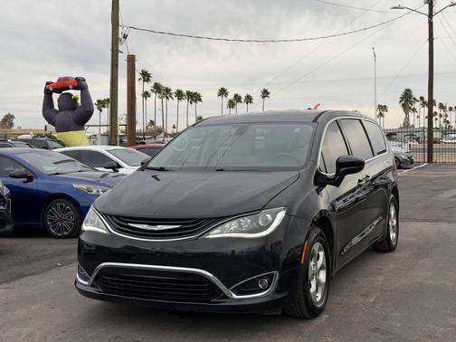 2018 Chrysler Pacifica Hybrid Touring Plus
