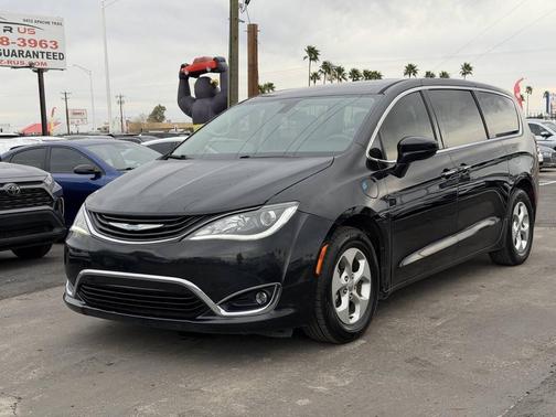 2018 Chrysler Pacifica Hybrid Touring Plus