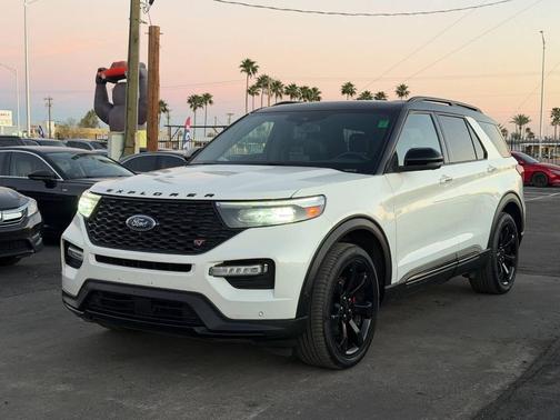 Star White Metallic Tri-Coat 2020 Ford Explorer ST