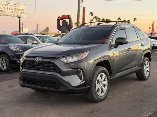 2020 Toyota RAV4 LE