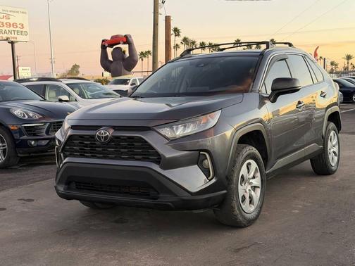 2020 Toyota RAV4 LE
