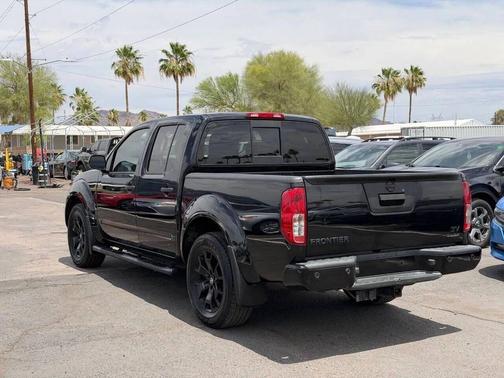 Magnetic Black Pearl 2021 Nissan Frontier SV