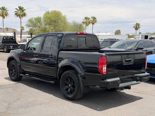Magnetic Black Pearl 2021 Nissan Frontier SV