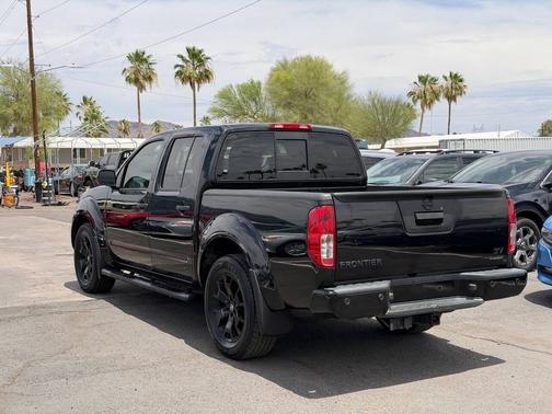 Magnetic Black Pearl 2021 Nissan Frontier SV