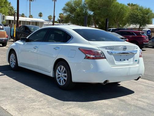 Pearl White 2014 Nissan Altima 2.5 S