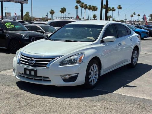 Pearl White 2014 Nissan Altima 2.5 S