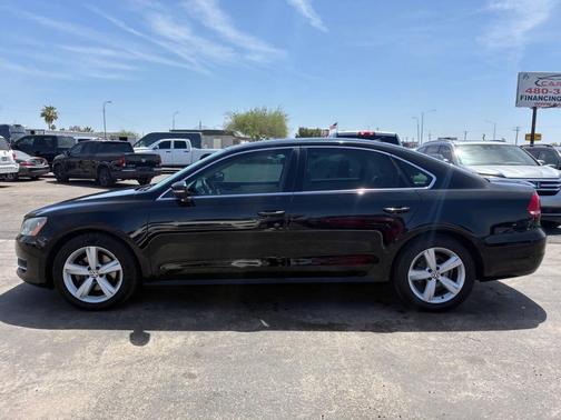 Black 2013 Volkswagen Passat 2.5 SE