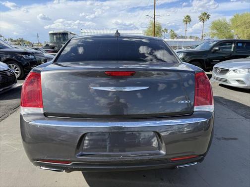 2016 Chrysler 300 Limited