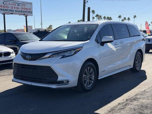 2021 Toyota Sienna XLE 8 Passenger