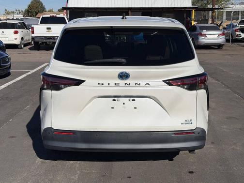 2021 Toyota Sienna XLE 8 Passenger