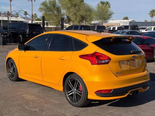 Tangerine Scream Tri-Coat Paint 2015 Ford Focus ST