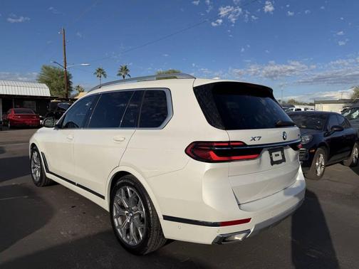 2025 BMW X7 xDrive40i