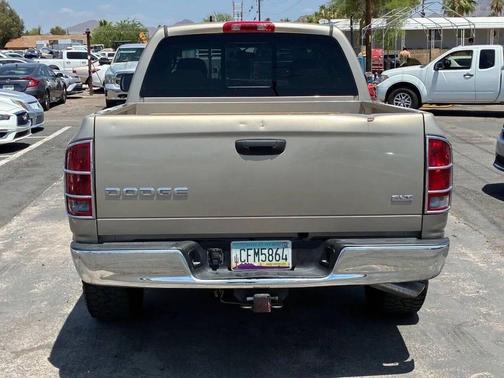 Light Almond Pearl Metallic Clearcoat 2004 Dodge Ram 1500 SLT Quad Cab