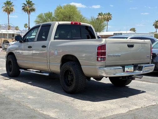 Light Almond Pearl Metallic Clearcoat 2004 Dodge Ram 1500 SLT Quad Cab